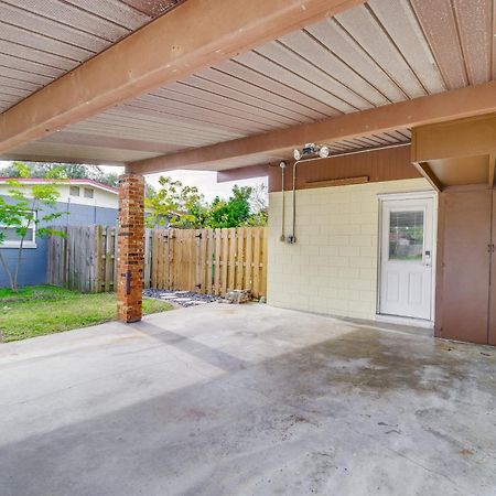 Centrally Located Merritt Island Home Pool, Porch Exterior foto