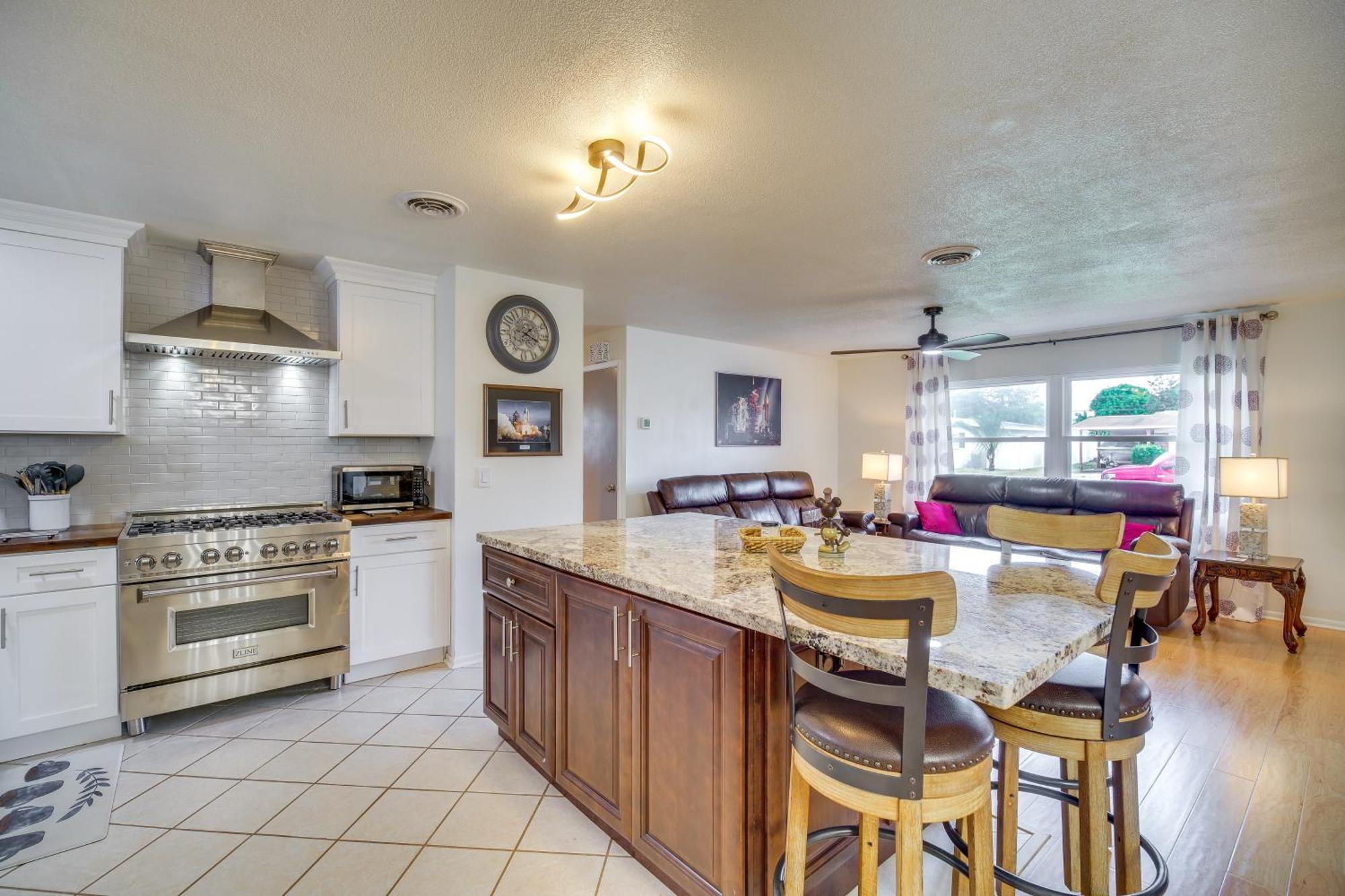 Centrally Located Merritt Island Home Pool, Porch Exterior foto